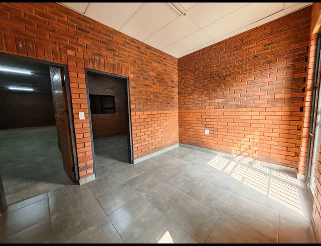 376M² WAREHOUSE TO LET IN ORMONDE